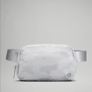 🤍Lululemon White Camo Everywhere Belt Bag🤍